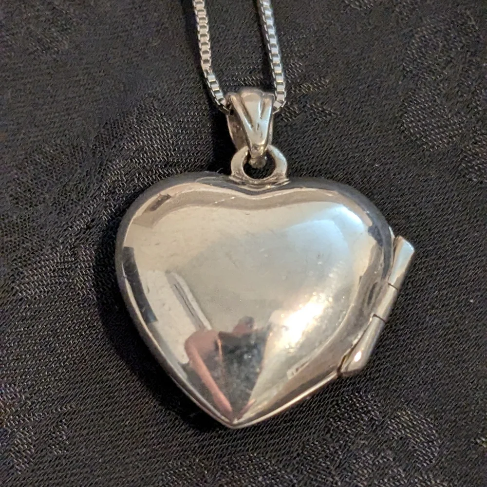 Vintage Art Deco Intricate Filigree 925 Sterling  Heart Locket Pendant Necklace - Picture 5 of 10